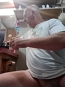 Yankeedave420 online show from April 24, 7:33 am