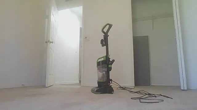 Snapshot of Yankeedave420 chatting on October 18, 3:17 pm Yankeedave420 online show from October 18, 3:17 pm