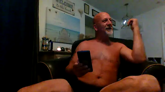 Snapshot of Yankeedave420 chatting on December 3, 6:03 am Yankeedave420 online show from December 3, 6:03 am