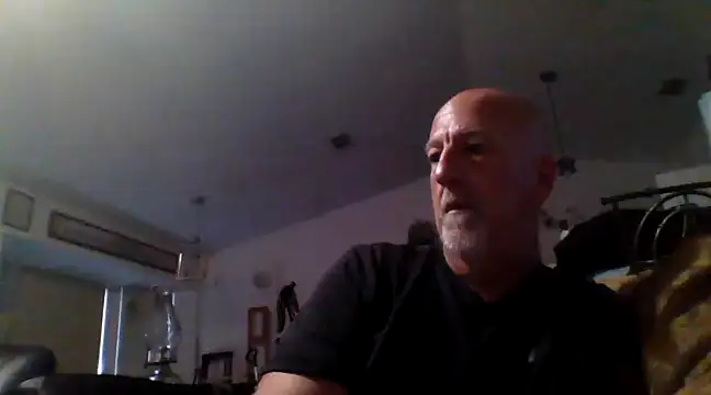 Snapshot of Yankeedave420 chatting on December 11, 8:05 pm Yankeedave420 online show from December 11, 8:05 pm