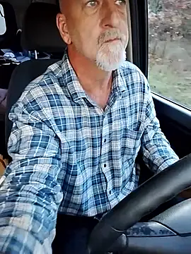 Snapshot of Yankeedave420 chatting on October 30, 3:02 pm Yankeedave420 online show from October 30, 3:02 pm