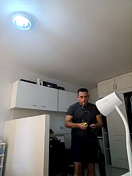 chicoguapo8 online show from April 18, 8:09 pm