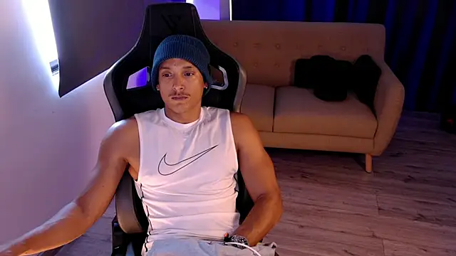 Liam V online show from May 20, 3:51 pm