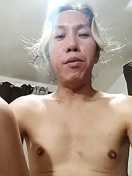 Snapshot of cute_boytoy0221 chatting on January 22, 8:18 am cute boytoy0221 online show from January 22, 8:18 am