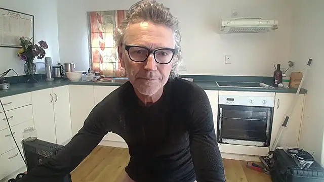 Mattsroom online show from November 12, 12:05 am