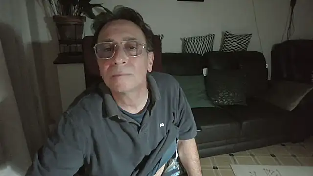 Snapshot of HETEREOMAN chatting on October 18, 7:19 pm HETEREOMAN online show from October 18, 7:19 pm