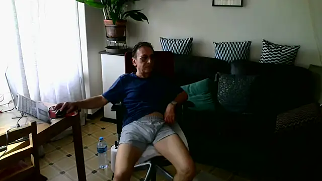 Snapshot of HETEREOMAN chatting on September 28, 4:38 pm HETEREOMAN online show from September 28, 4:38 pm