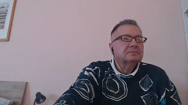 Snapshot of YOU6me chatting on October 14, 1:07 pm YOU6me online show from October 14, 1:07 pm