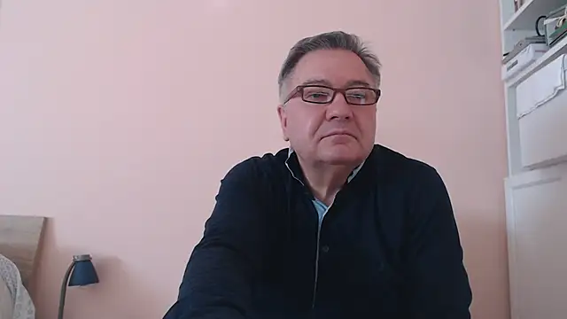 Snapshot of YOU6me chatting on February 24, 10:15 am YOU6me online show from February 24, 10:15 am