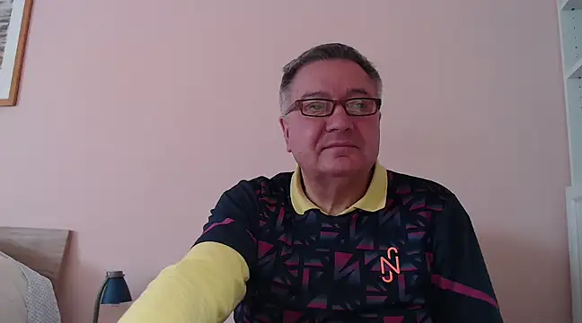 Snapshot of YOU6me chatting on February 4, 9:38 am YOU6me online show from February 4, 9:38 am