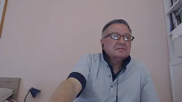 Snapshot of YOU6me chatting on September 26, 2:37 pm YOU6me online show from September 26, 2:37 pm