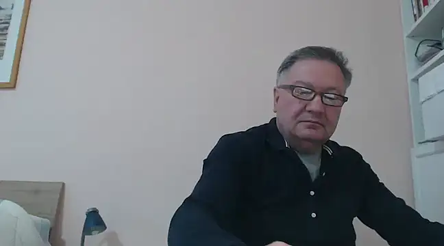 Snapshot of YOU6me chatting on December 22, 2:27 pm YOU6me online show from December 22, 2:27 pm