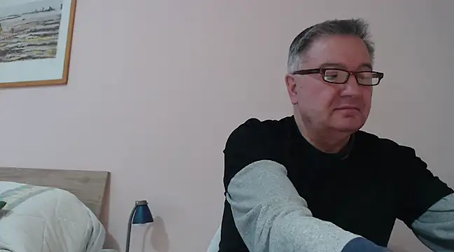 Snapshot of YOU6me chatting on February 2, 9:08 am YOU6me online show from February 2, 9:08 am