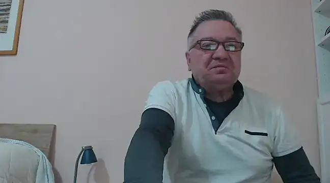 Snapshot of YOU6me chatting on January 18, 4:42 pm YOU6me online show from January 18, 4:42 pm