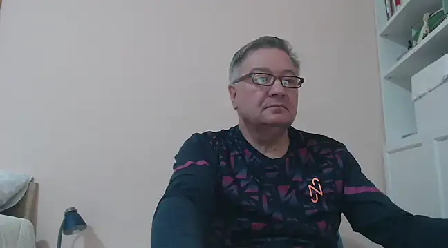 Snapshot of YOU6me chatting on December 14, 3:15 pm YOU6me online show from December 14, 3:15 pm