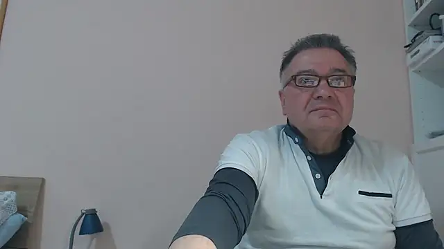 Snapshot of YOU6me chatting on February 14, 8:31 am YOU6me online show from February 14, 8:31 am