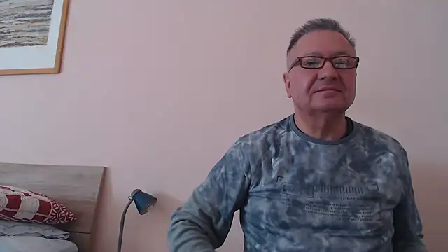 Snapshot of YOU6me chatting on October 9, 9:25 am YOU6me online show from October 9, 9:25 am