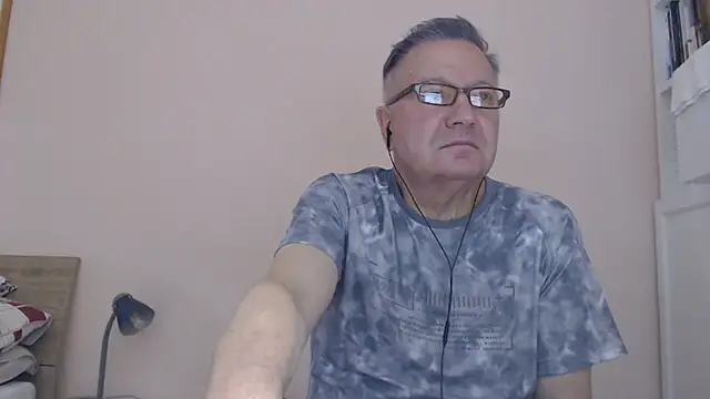 Snapshot of YOU6me chatting on September 8, 3:22 pm YOU6me online show from September 8, 3:22 pm