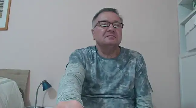 Snapshot of YOU6me chatting on December 4, 4:38 pm YOU6me online show from December 4, 4:38 pm