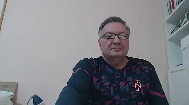 Snapshot of YOU6me chatting on December 28, 3:27 pm YOU6me online show from December 28, 3:27 pm