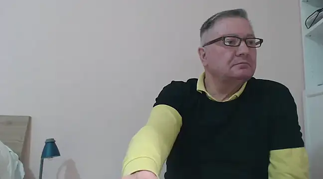 Snapshot of YOU6me chatting on January 6, 2:47 pm YOU6me online show from January 6, 2:47 pm