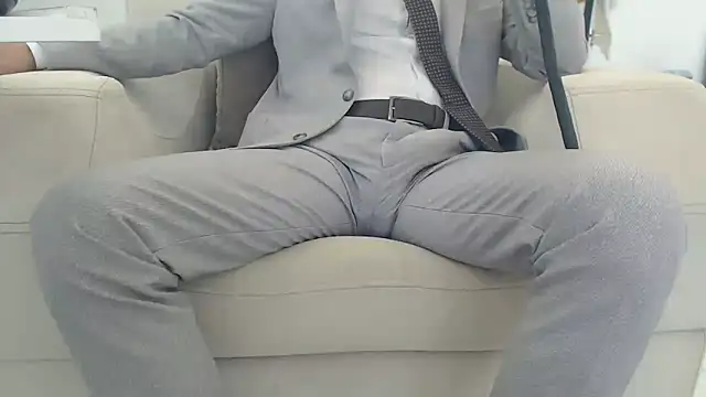 Snapshot of masterxmonster chatting on October 14, 8:43 am masterxmonster online show from October 14, 8:43 am