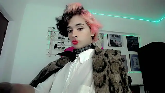 Snapshot of Sweet_Jack1 chatting on December 29, 5:44 pm Sweet Jack1 online show from December 29, 5:44 pm