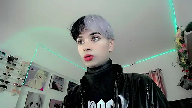 Snapshot of Sweet_Jack1 chatting on January 18, 3:38 pm Sweet Jack1 online show from January 18, 3:38 pm