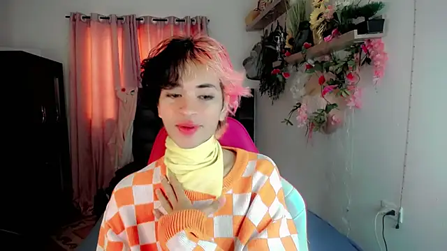 Snapshot of Sweet_Jack1 chatting on December 8, 6:17 pm Sweet Jack1 online show from December 8, 6:17 pm