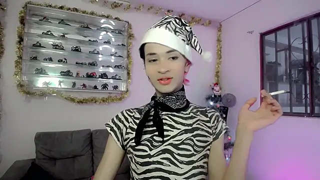 Snapshot of Sweet_Jack1 chatting on December 11, 3:11 pm Sweet Jack1 online show from December 11, 3:11 pm
