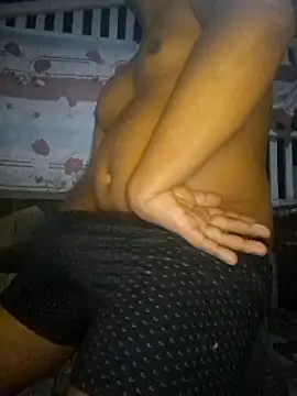 Snapshot of Efrain2090 chatting on January 18, 1:23 am Efrain2090 online show from January 18, 1:23 am