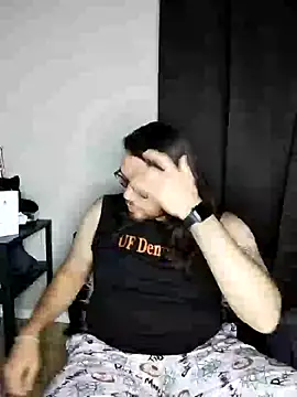 Snapshot of lucasgalacticman chatting on February 9, 2:49 am lucasgalacticman online show from February 9, 2:49 am
