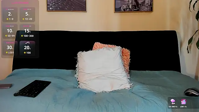 Snapshot of Sweet_Alessandre chatting on October 18, 7:41 pm Sweet Alessandre online show from October 18, 7:41 pm