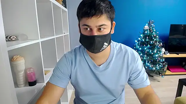Snapshot of Tomguys chatting on December 30, 7:21 pm Tomguys online show from December 30, 7:21 pm