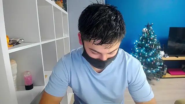 Snapshot of Tomguys chatting on December 27, 7:03 pm Tomguys online show from December 27, 7:03 pm