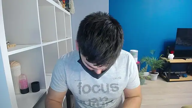 Snapshot of Tomguys chatting on February 19, 7:16 pm Tomguys online show from February 19, 7:16 pm
