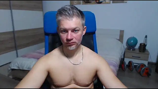 Snapshot of RobbyShawz chatting on September 29, 6:34 am RobbyShawz online show from September 29, 6:34 am