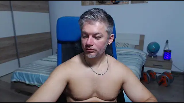 Snapshot of RobbyShawz chatting on September 9, 6:24 am RobbyShawz online show from September 9, 6:24 am