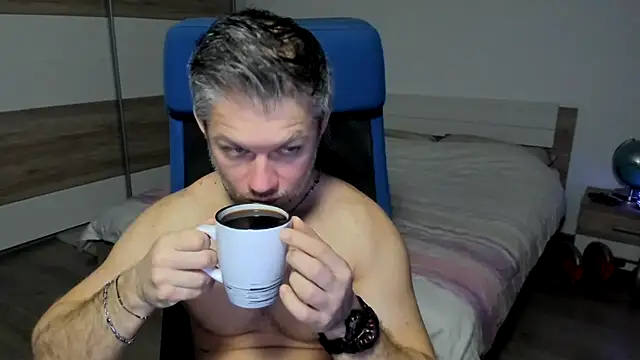 Snapshot of RobbyShawz chatting on February 2, 6:04 am RobbyShawz online show from February 2, 6:04 am