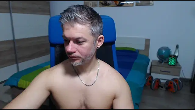 Snapshot of RobbyShawz chatting on October 14, 6:20 am RobbyShawz online show from October 14, 6:20 am