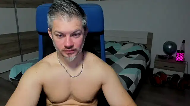 Snapshot of RobbyShawz chatting on January 14, 5:19 am RobbyShawz online show from January 14, 5:19 am