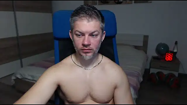 Snapshot of RobbyShawz chatting on March 8, 5:36 am RobbyShawz online show from March 8, 5:36 am