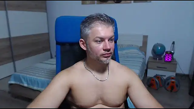 Snapshot of RobbyShawz chatting on September 19, 8:59 am RobbyShawz online show from September 19, 8:59 am