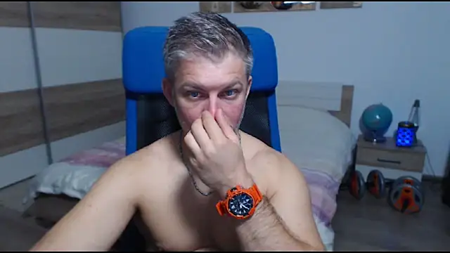 Snapshot of RobbyShawz chatting on September 30, 6:40 am RobbyShawz online show from September 30, 6:40 am