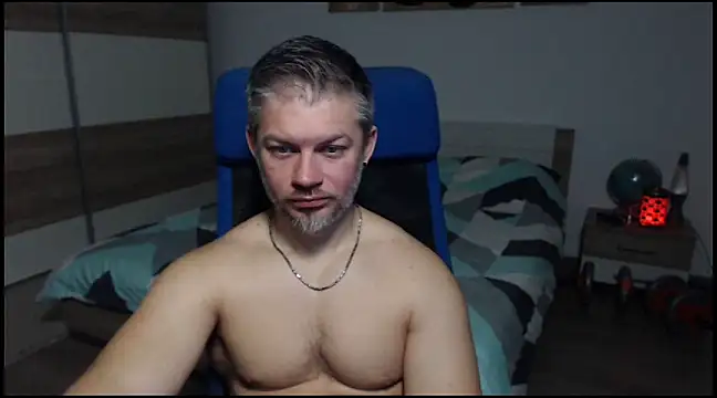 Snapshot of RobbyShawz chatting on December 3, 5:41 am RobbyShawz online show from December 3, 5:41 am