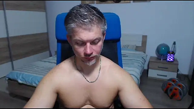 Snapshot of RobbyShawz chatting on September 16, 8:48 am RobbyShawz online show from September 16, 8:48 am