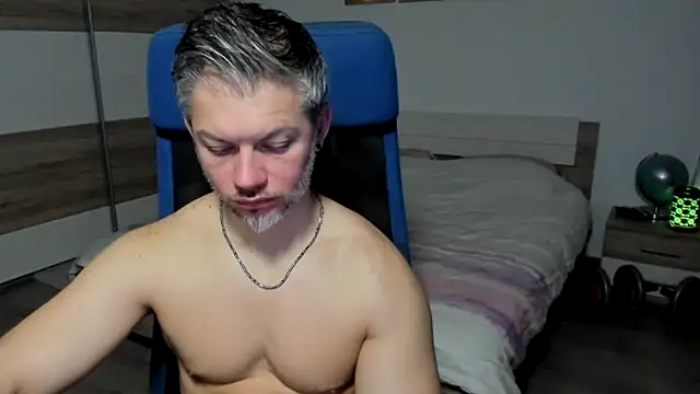 Snapshot of RobbyShawz chatting on February 11, 5:47 am RobbyShawz online show from February 11, 5:47 am