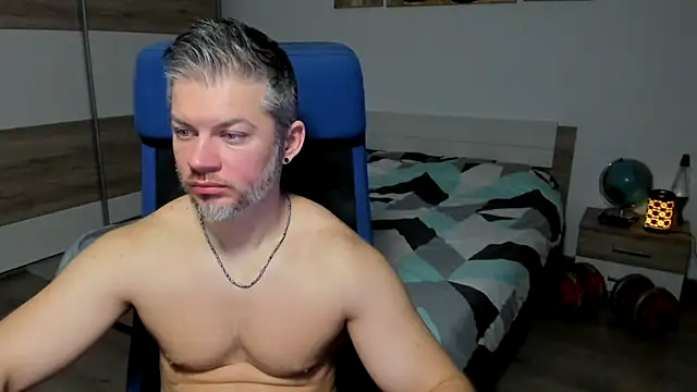 Snapshot of RobbyShawz chatting on January 12, 5:34 am RobbyShawz online show from January 12, 5:34 am