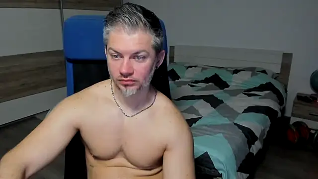 Snapshot of RobbyShawz chatting on January 23, 6:39 am RobbyShawz online show from January 23, 6:39 am