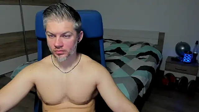 Snapshot of RobbyShawz chatting on January 24, 5:42 am RobbyShawz online show from January 24, 5:42 am